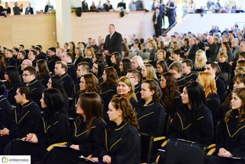 Oklevélátadó ünnepség a Nyíregyházi Egyetemen
