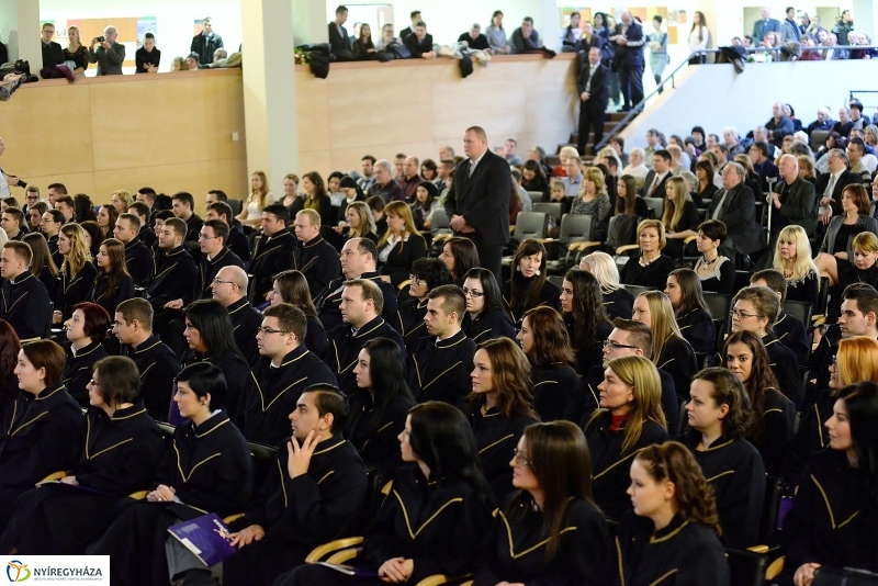 Oklevélátadó ünnepség a Nyíregyházi Egyetemen