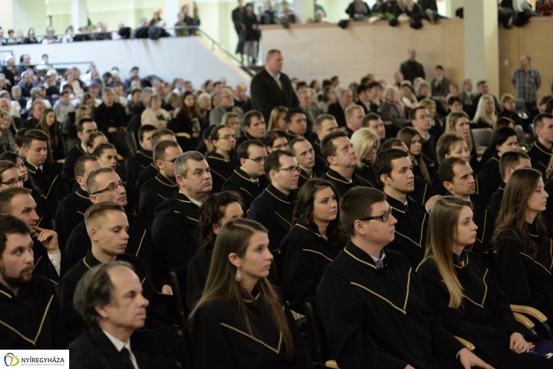 Oklevélátadó ünnepség a Nyíregyházi Egyetemen