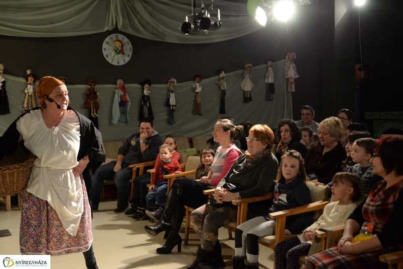 Reszkessetek egerek-a Burattino Bábszínház előadása