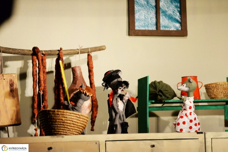 Reszkessetek egerek-a Burattino Bábszínház előadása