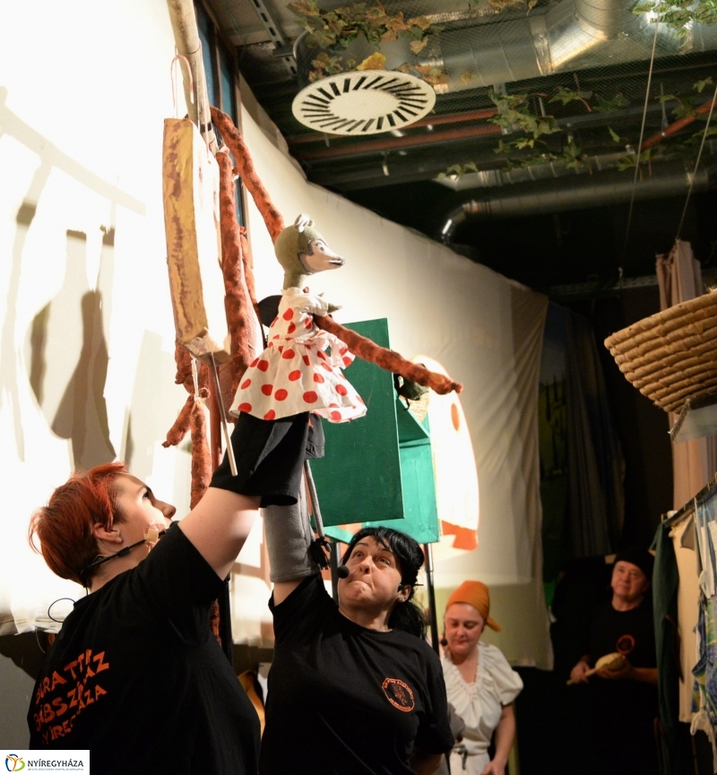 Reszkessetek egerek-a Burattino Bábszínház előadása