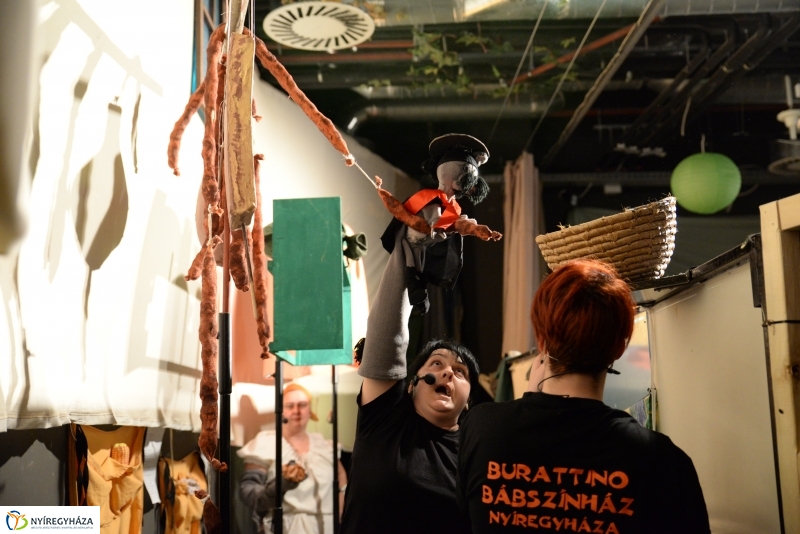 Reszkessetek egerek-a Burattino Bábszínház előadása