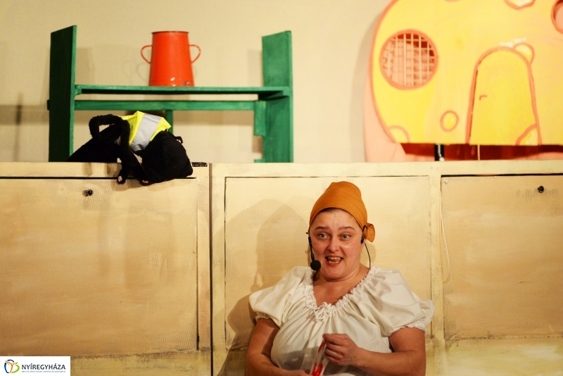 Reszkessetek egerek-a Burattino Bábszínház előadása