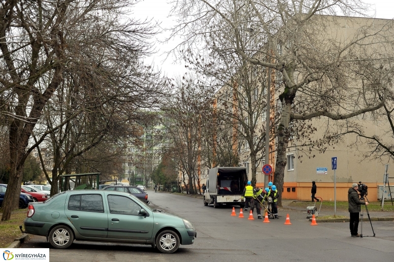 Kátyúzás a Dohány utcán