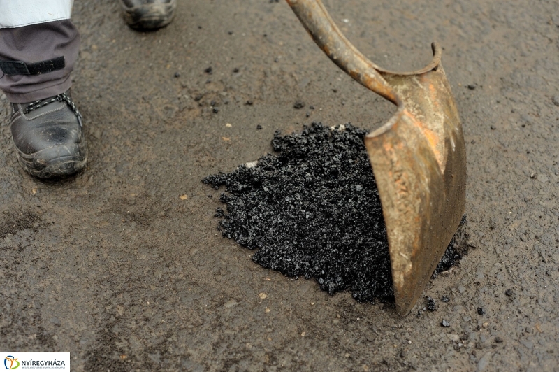 Kátyúzás a Dohány utcán