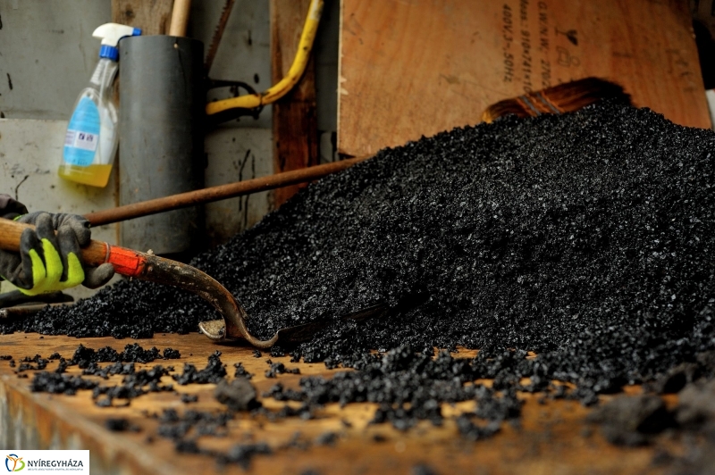 Kátyúzás a Dohány utcán