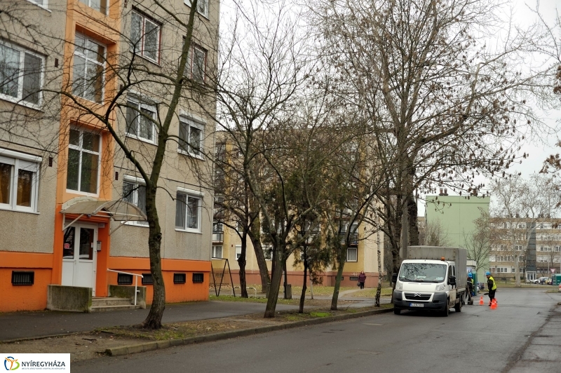 Kátyúzás a Dohány utcán