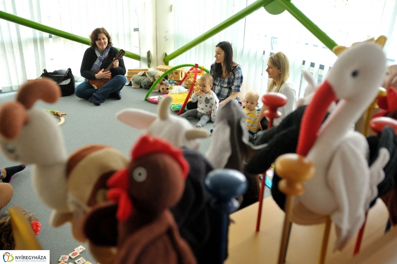 Zenebölcsi a Móricz Zsigmond Könyvtárban