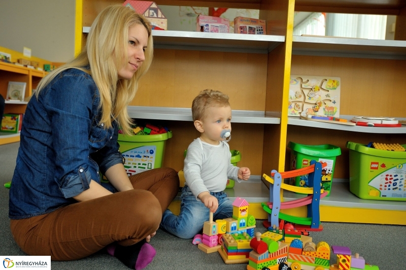 Zenebölcsi a Móricz Zsigmond Könyvtárban