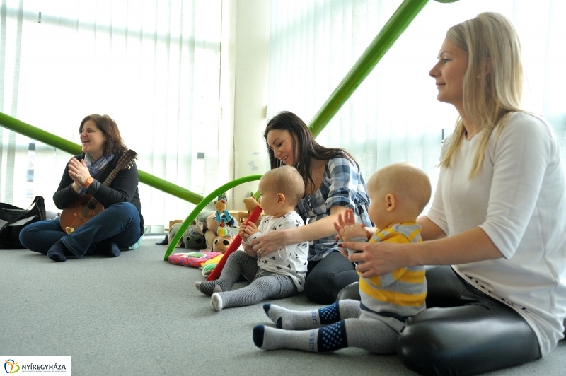 Zenebölcsi a Móricz Zsigmond Könyvtárban