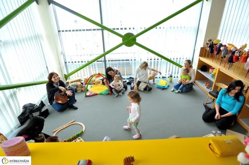 Zenebölcsi a Móricz Zsigmond Könyvtárban