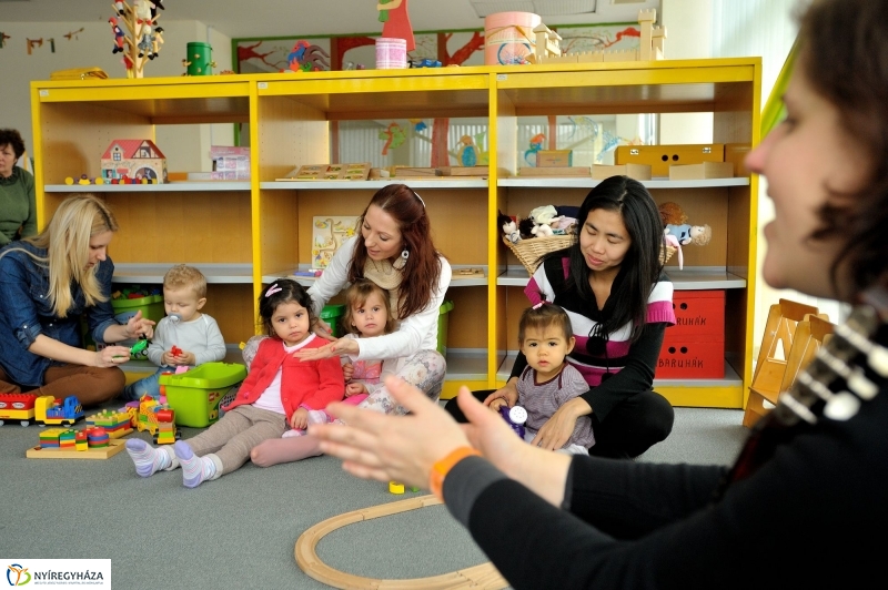 Zenebölcsi a Móricz Zsigmond Könyvtárban