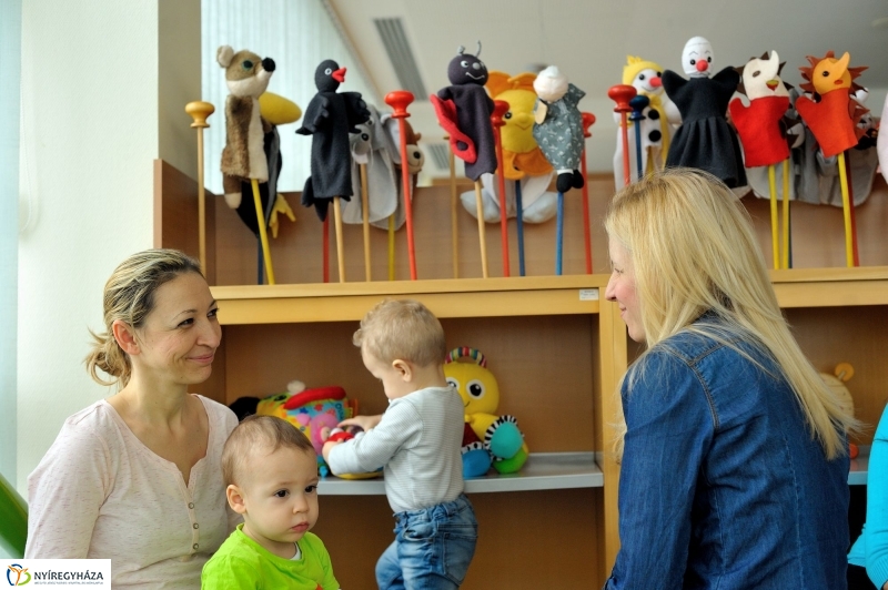 Zenebölcsi a Móricz Zsigmond Könyvtárban