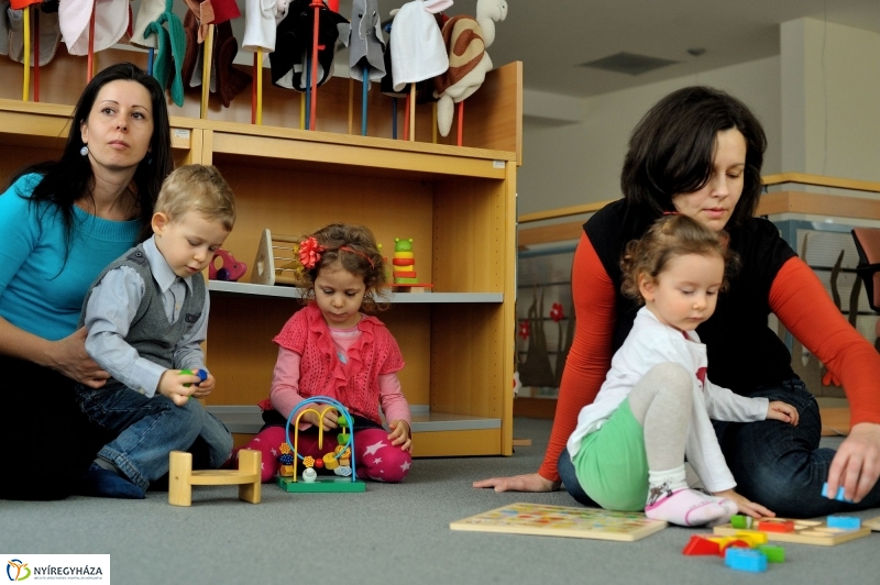 Zenebölcsi a Móricz Zsigmond Könyvtárban