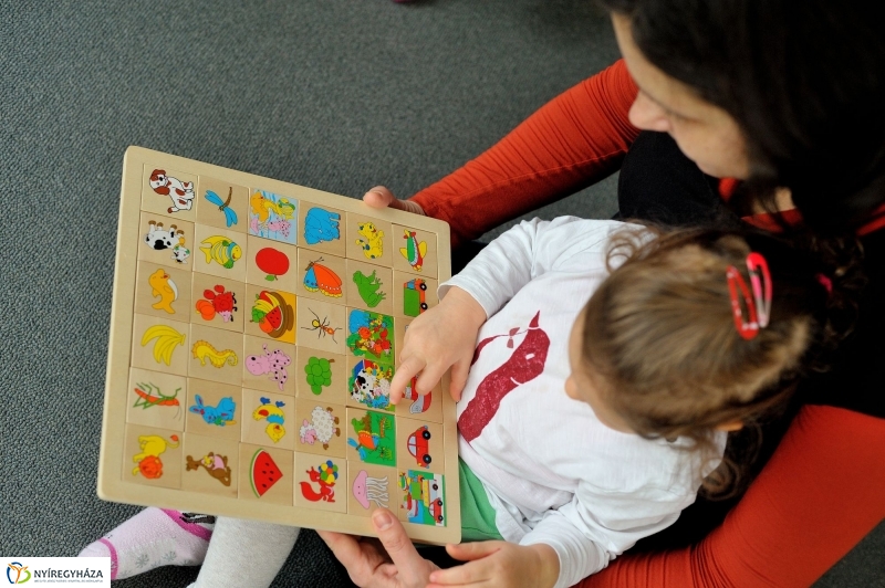 Zenebölcsi a Móricz Zsigmond Könyvtárban