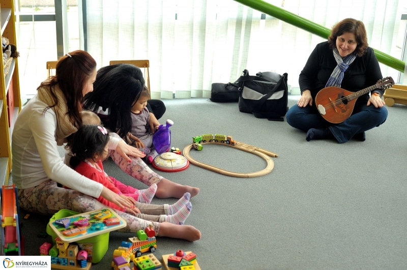 Zenebölcsi a Móricz Zsigmond Könyvtárban