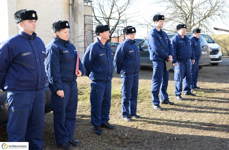 Védőfelszerelések átadása az önkéntes katasztrófavédőknek