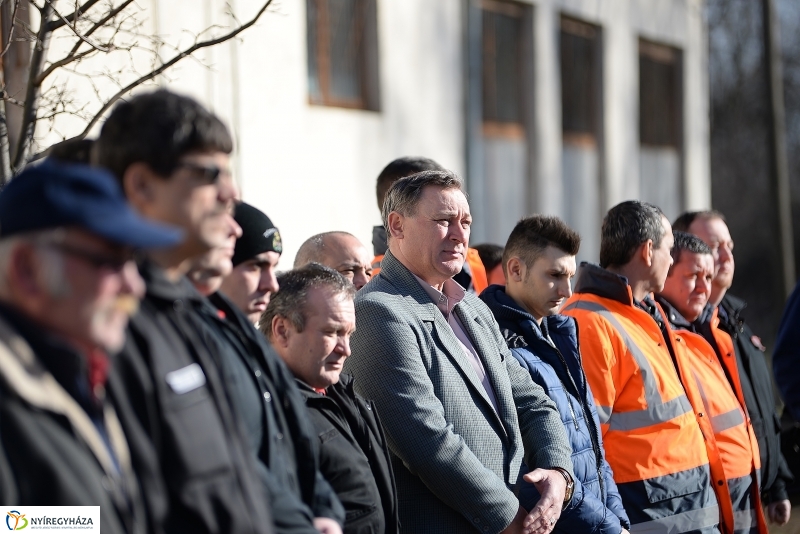 Védőfelszerelések átadása az önkéntes katasztrófavédőknek