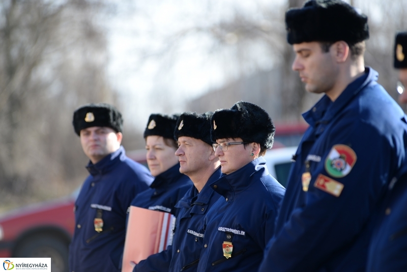 Védőfelszerelések átadása az önkéntes katasztrófavédőknek