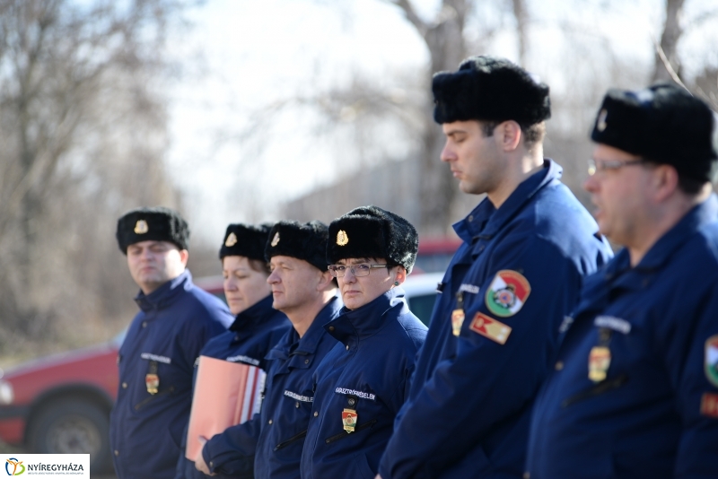 Védőfelszerelések átadása az önkéntes katasztrófavédőknek