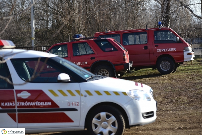 Védőfelszerelések átadása az önkéntes katasztrófavédőknek