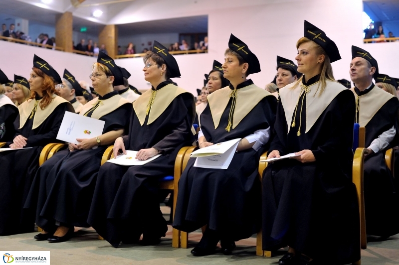 Diplomaosztó ünnepség az Egészségügyi Karon