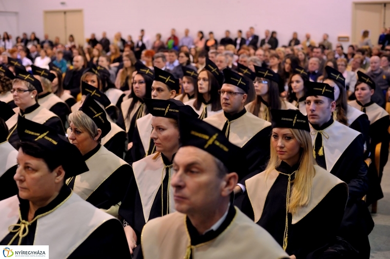 Diplomaosztó ünnepség az Egészségügyi Karon