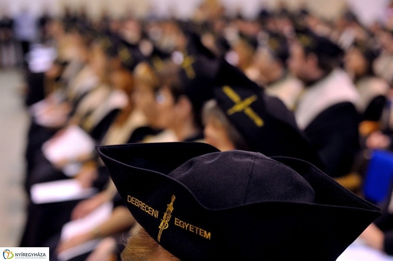 Diplomaosztó ünnepség az Egészségügyi Karon