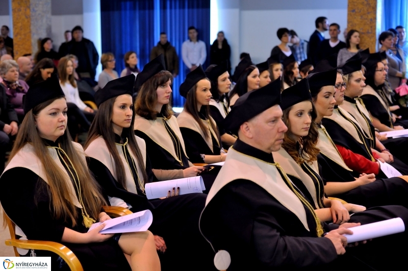 Diplomaosztó ünnepség az Egészségügyi Karon