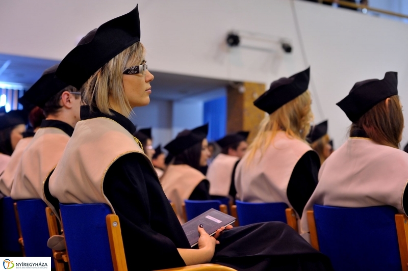 Diplomaosztó ünnepség az Egészségügyi Karon