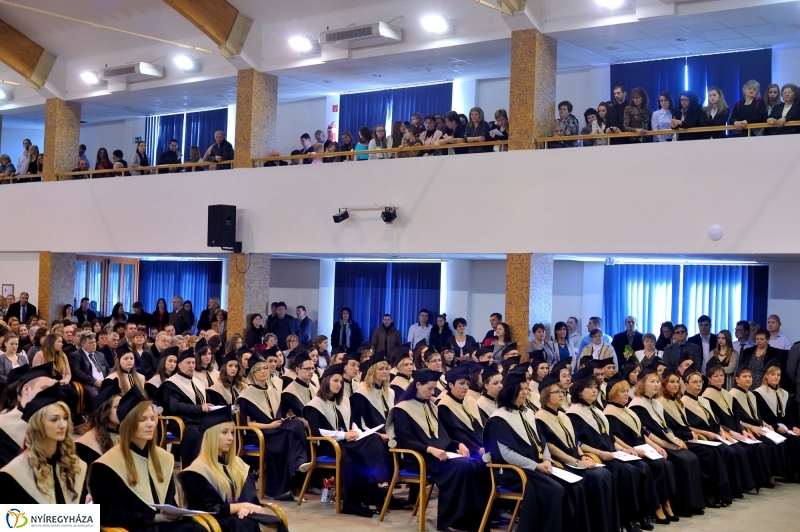 Diplomaosztó ünnepség az Egészségügyi Karon