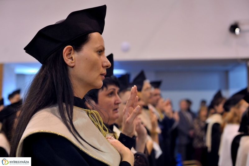 Diplomaosztó ünnepség az Egészségügyi Karon