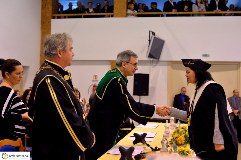 Diplomaosztó ünnepség az Egészségügyi Karon