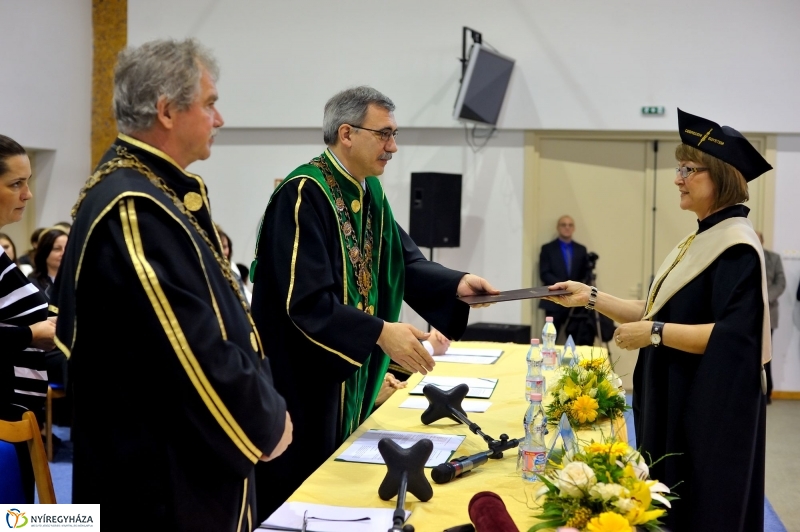 Diplomaosztó ünnepség az Egészségügyi Karon