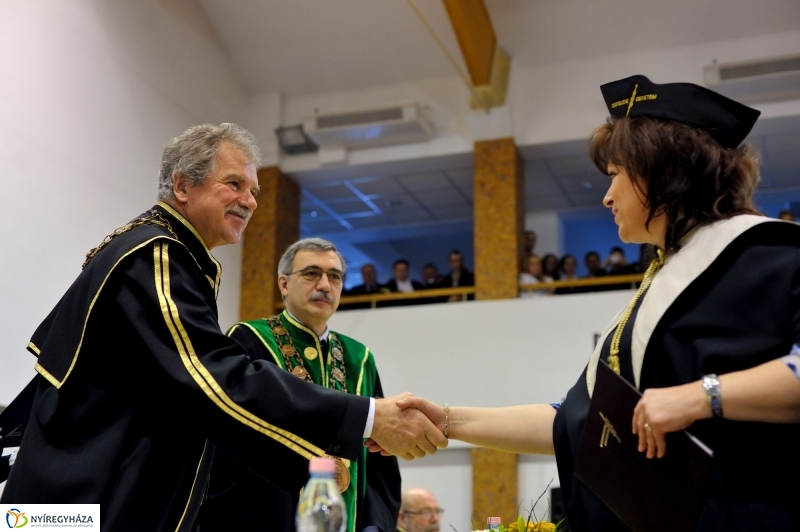 Diplomaosztó ünnepség az Egészségügyi Karon