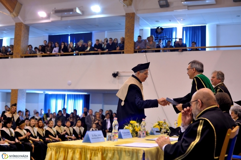 Diplomaosztó ünnepség az Egészségügyi Karon