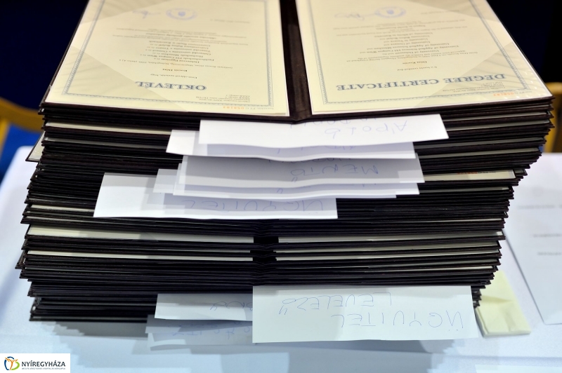 Diplomaosztó ünnepség az Egészségügyi Karon