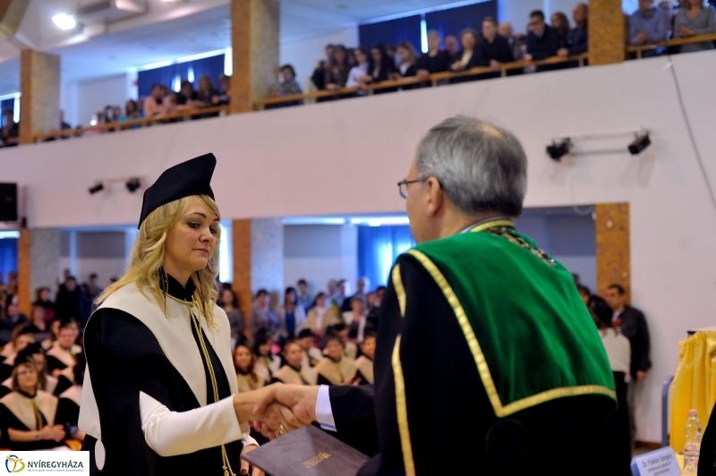 Diplomaosztó ünnepség az Egészségügyi Karon