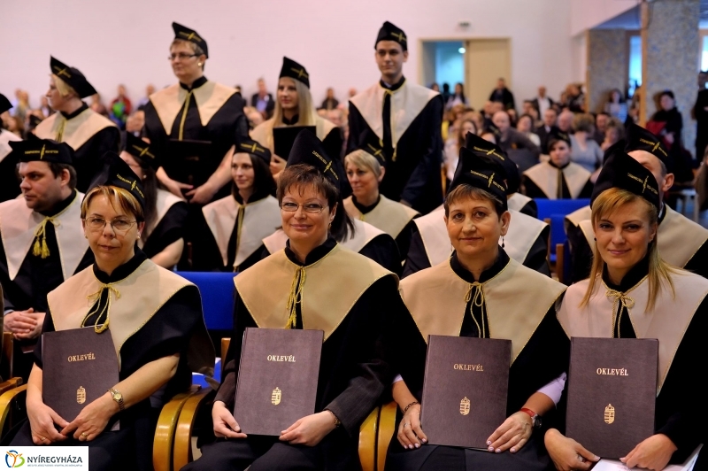 Diplomaosztó ünnepség az Egészségügyi Karon