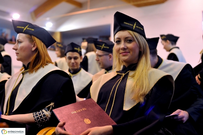 Diplomaosztó ünnepség az Egészségügyi Karon