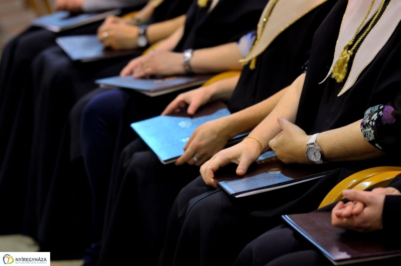 Diplomaosztó ünnepség az Egészségügyi Karon