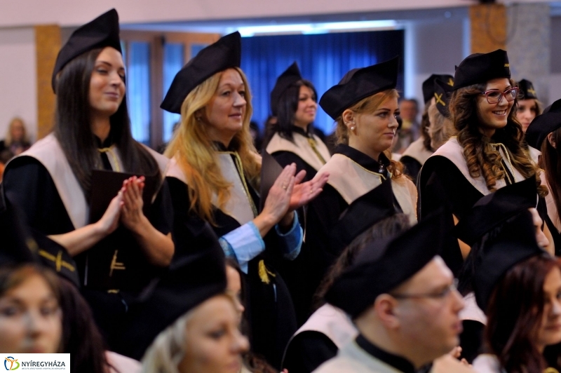 Diplomaosztó ünnepség az Egészségügyi Karon