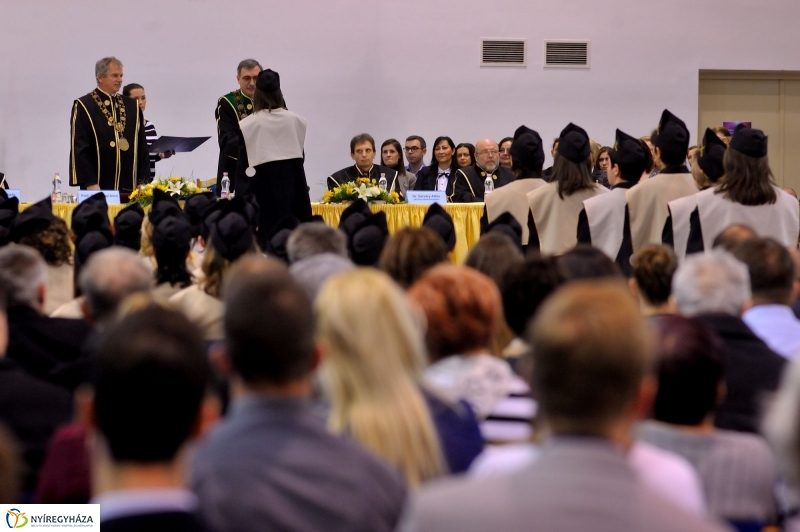 Diplomaosztó ünnepség az Egészségügyi Karon