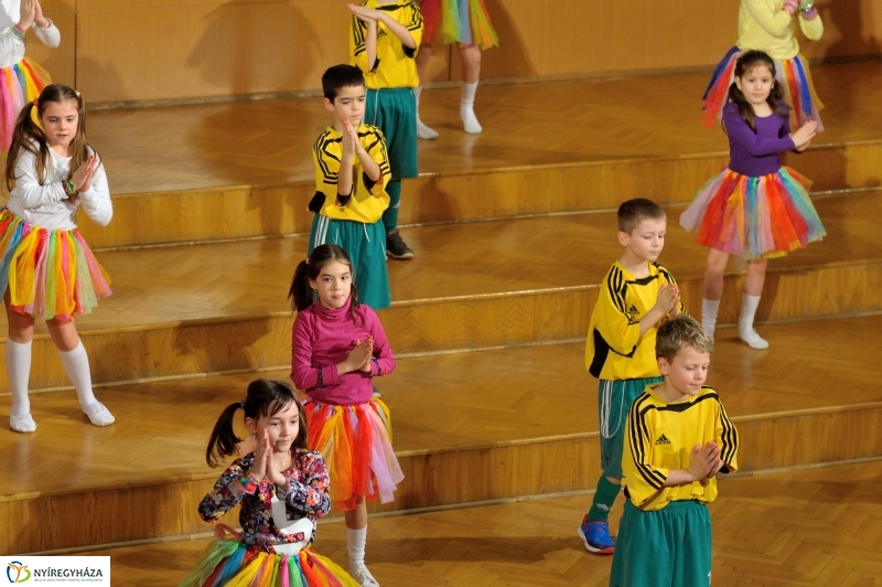 Farsangi műsor a Kodály iskolában