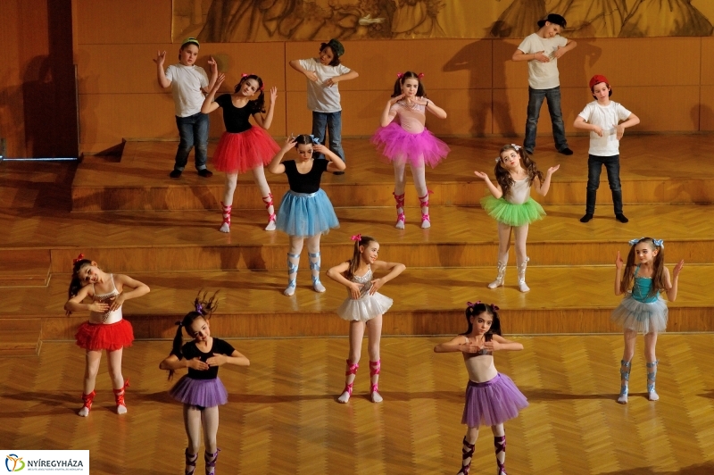 Farsangi műsor a Kodály iskolában