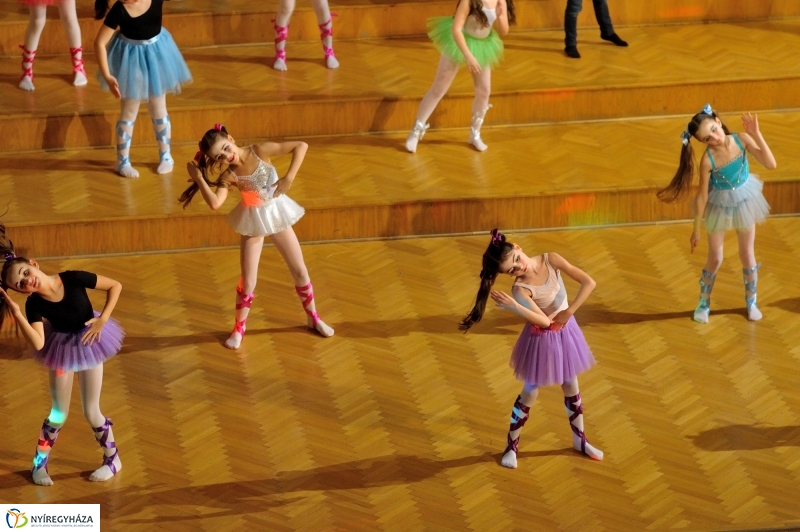 Farsangi műsor a Kodály iskolában