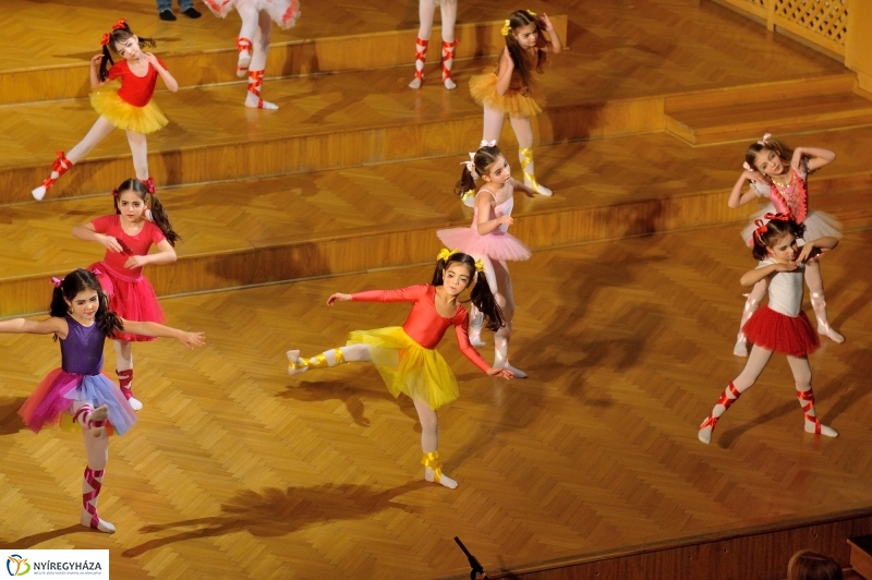 Farsangi műsor a Kodály iskolában