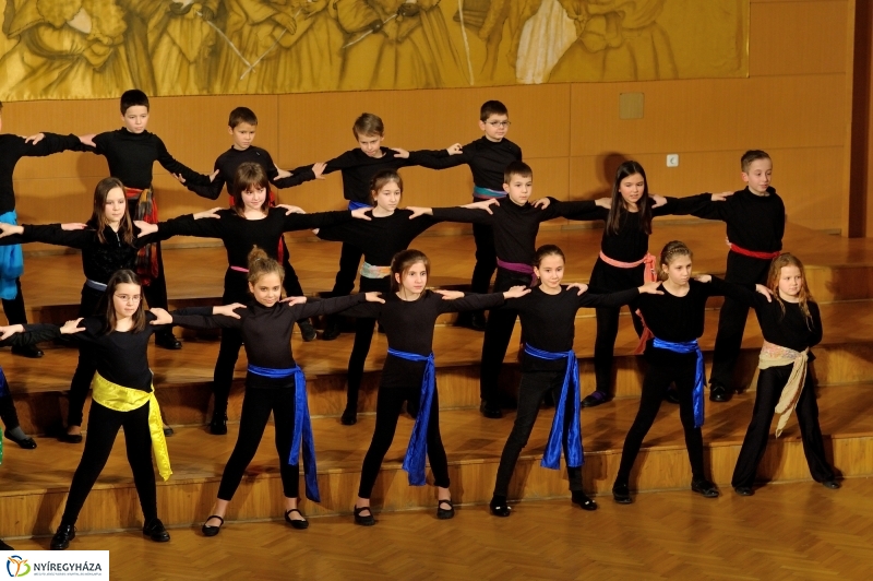 Farsangi műsor a Kodály iskolában