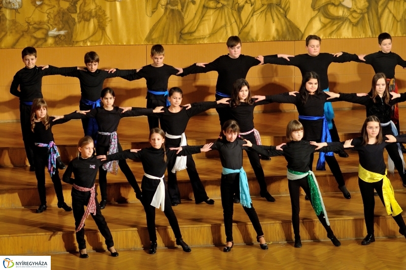 Farsangi műsor a Kodály iskolában